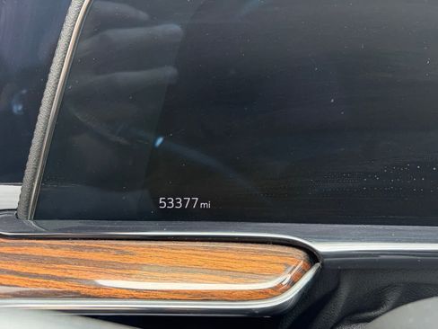 Used 2022 Cadillac Escalade Premium Luxury RWD image 9