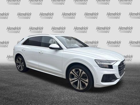 Used 2019 Audi Q8 Prestige w/ Luxury Package AWD/4WD image 2