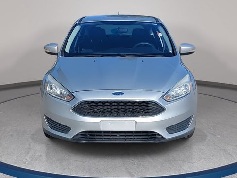 Used 2016 Ford Focus SE w/ Reverse Sensing Package FWD image 2