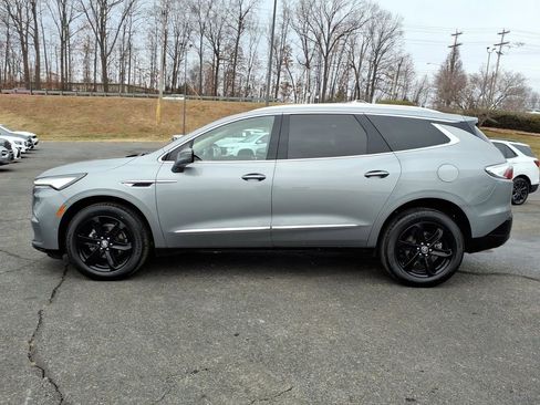 Used 2023 Buick Enclave Essence w/ Experience Buick Package image 6