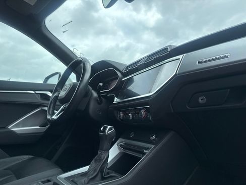 Used 2020 Audi Q3 2.0T Premium w/ Convenience Package AWD/4WD image 27