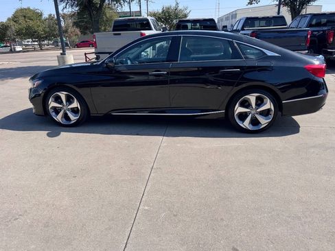 Used 2018 Honda Accord Touring image 7