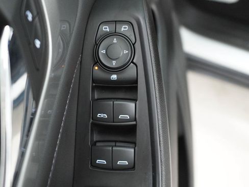 Used 2023 Chevrolet Traverse LT FWD image 26