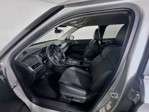 Used 2024 Mitsubishi Outlander SE image 13