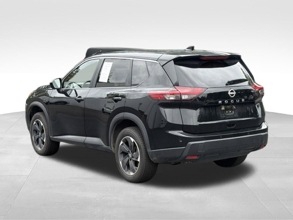 Certified 2025 Nissan Rogue SV FWD image 4
