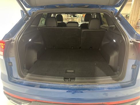 Used 2025 Volkswagen Atlas Cross Sport SE image 36