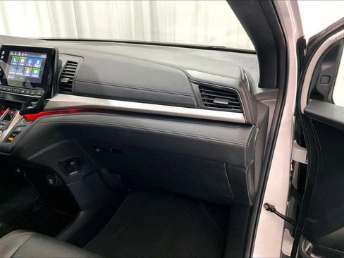 Used 2023 Honda Odyssey Sport image 13