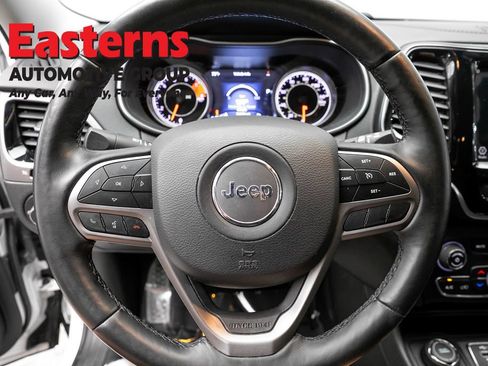 Used 2019 Jeep Cherokee Limited AWD/4WD image 10