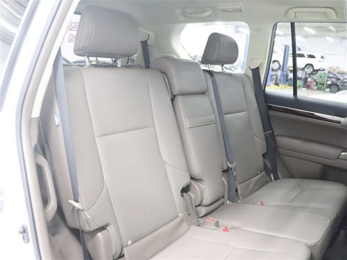 Used 2019 Lexus GX 460 Luxury AWD/4WD image 20