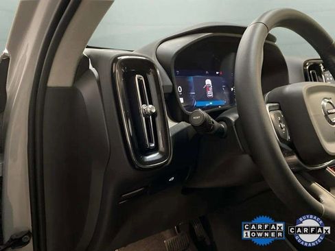 Used 2025 Volvo XC40 B5 Core image 14