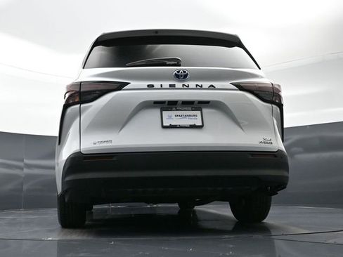 Used 2024 Toyota Sienna XLE image 49