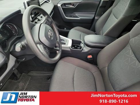 Used 2025 Toyota RAV4 XLE w/ Convenience Package FWD image 14