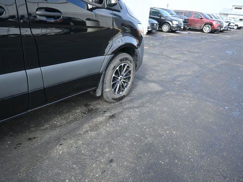 Used 2024 Mercedes-Benz Sprinter 2500 image 24