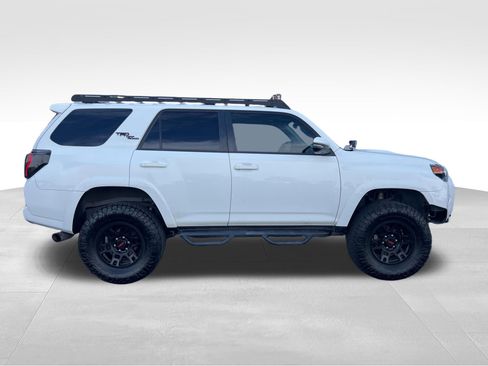 Used 2020 Toyota 4Runner TRD Off-Road Premium w/ Moonroof Package AWD/4WD image 4