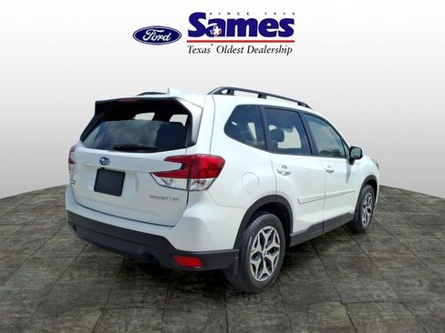 Used 2023 Subaru Forester Premium image 6