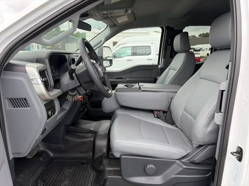 New 2026 Ford F550 4x4 Supercab Super Duty image 13