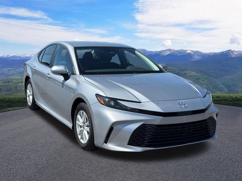 Used 2026 Toyota Camry LE FWD image 8