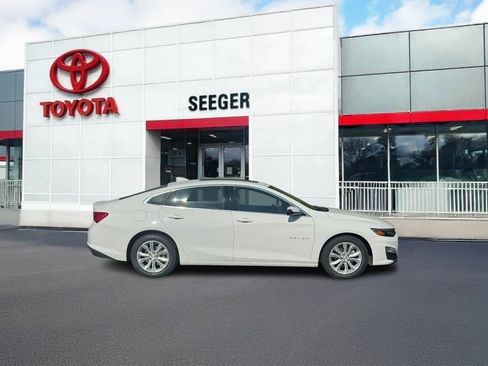 Used 2024 Chevrolet Malibu LT FWD image 2