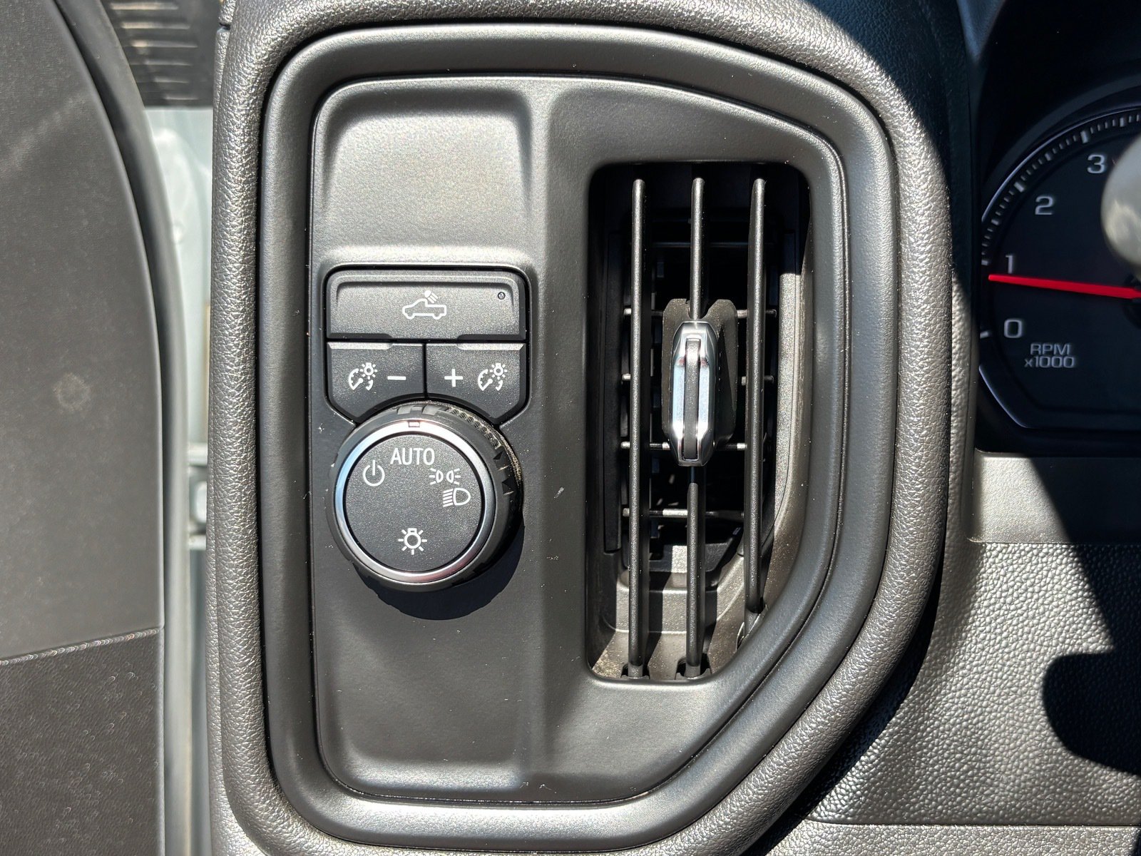 Used 2019 Chevrolet Silverado 1500 W/T RWD image 24