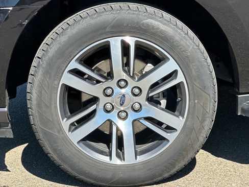 Used 2024 Ford Expedition Limited image 46