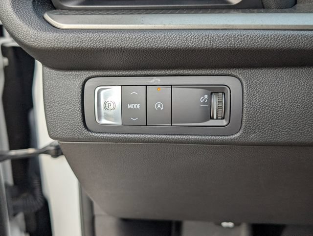 Used 2025 Chevrolet Traverse LT FWD image 16
