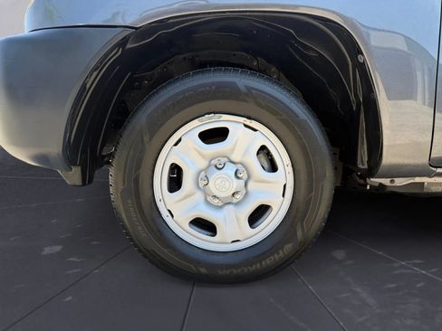 Used 2011 Toyota Tacoma 2WD Access Cab w/ Convenience Pkg image 27