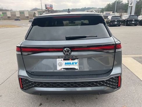 New 2026 Volkswagen Tiguan SE R-Line FWD image 4