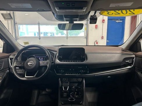 Used 2023 Nissan Rogue SL w/ SL Premium Package AWD/4WD image 16