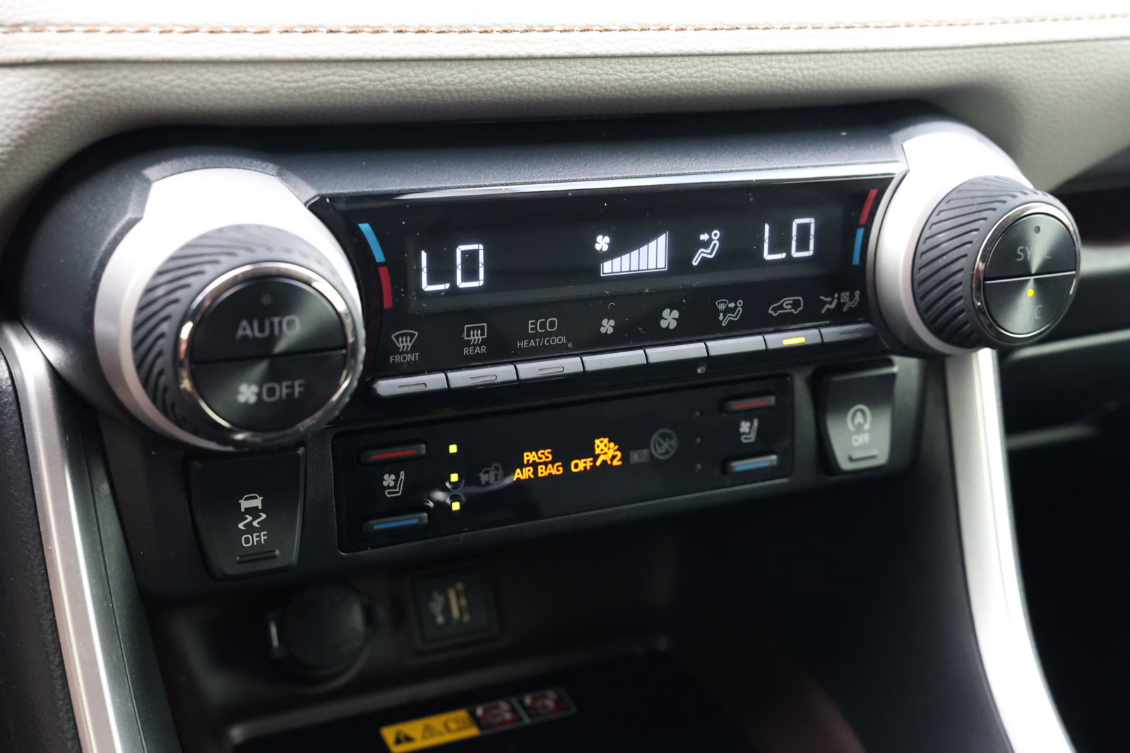 Used 2025 Toyota RAV4 Limited w/ Advanced Technology Package FWD image 23