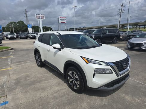 Used 2022 Nissan Rogue SV FWD image 8