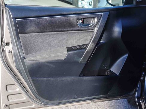 Used 2019 Toyota Corolla LE image 20