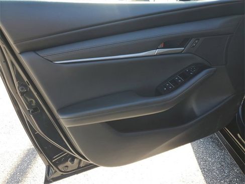 Certified 2025 MAZDA MAZDA3 s Sport image 19