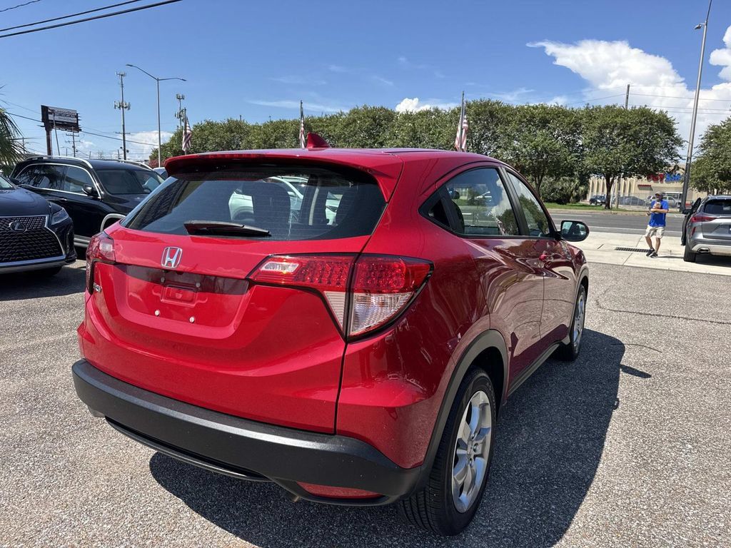 Used 2017 Honda HR-V LX image 8