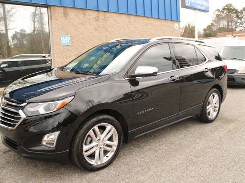 Used 2020 Chevrolet Equinox Premier image 3