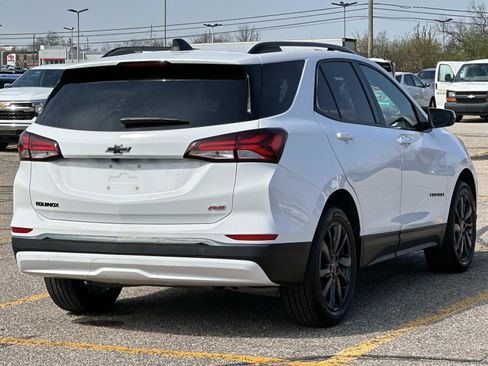 Used 2023 Chevrolet Equinox RS image 4