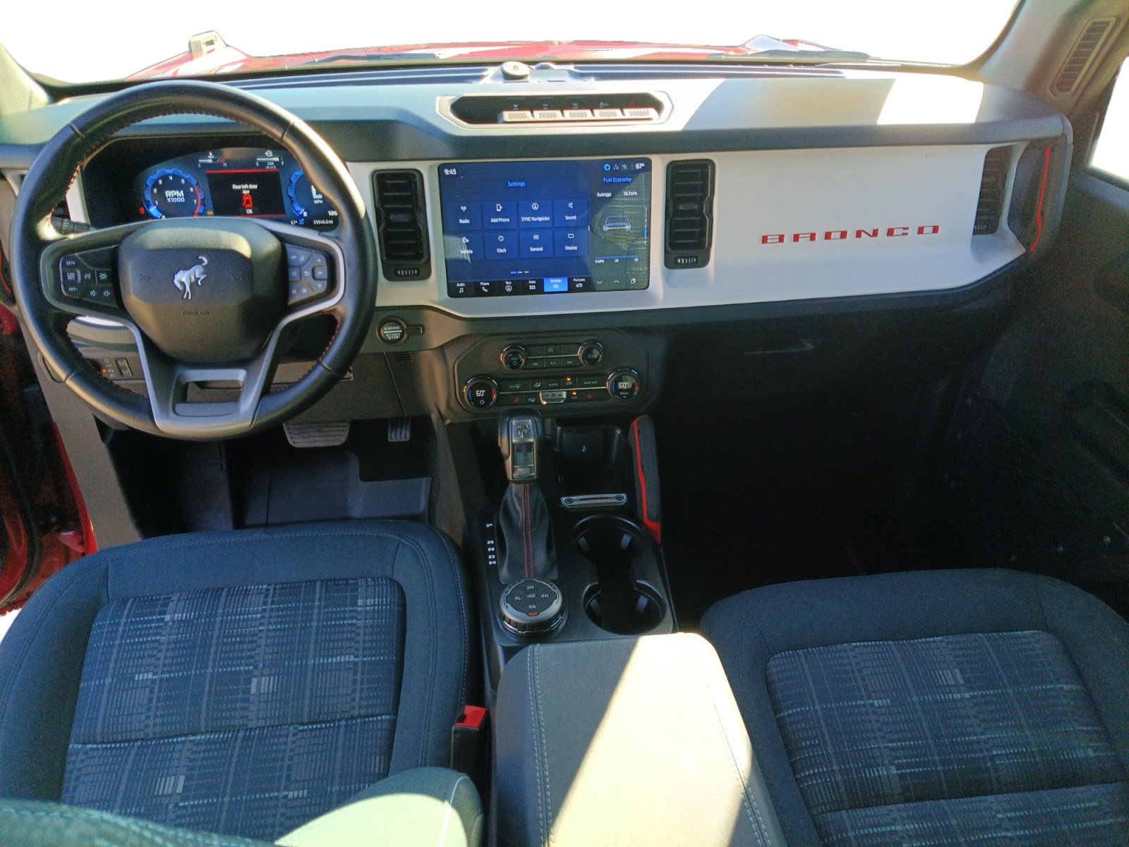 Certified 2025 Ford Bronco Heritage Edition AWD/4WD image 21