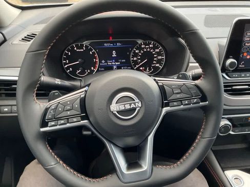 New 2025 Nissan Altima 2.5 SR image 12