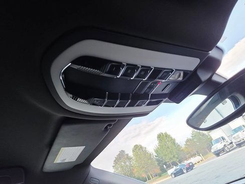 Used 2016 Porsche Macan S image 28