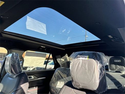 New 2026 Ford Explorer ST-Line w/ ST-Line Street Pack image 28