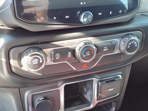 Used 2021 Jeep Wrangler Unlimited Sport AWD/4WD image 14