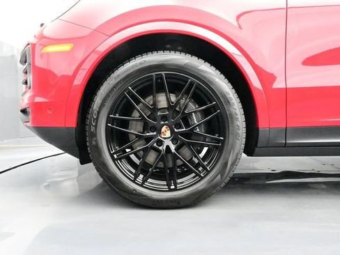 New 2026 Porsche Cayenne Coupe AWD/4WD image 6