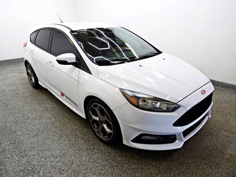 Used 2017 Ford Focus ST FWD image 3