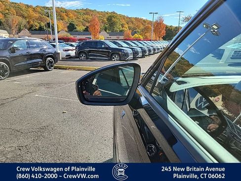 New 2026 Volkswagen Tiguan SE R-Line image 9