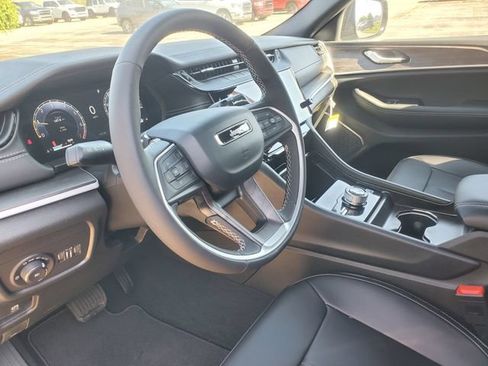 New 2026 Jeep Grand Cherokee L Limited AWD/4WD image 11