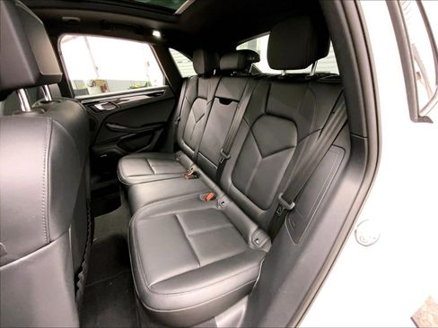 Used 2025 Porsche Macan image 23