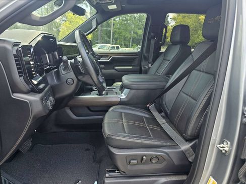 Used 2024 Chevrolet Silverado 1500 High Country w/ Technology Package AWD/4WD image 18