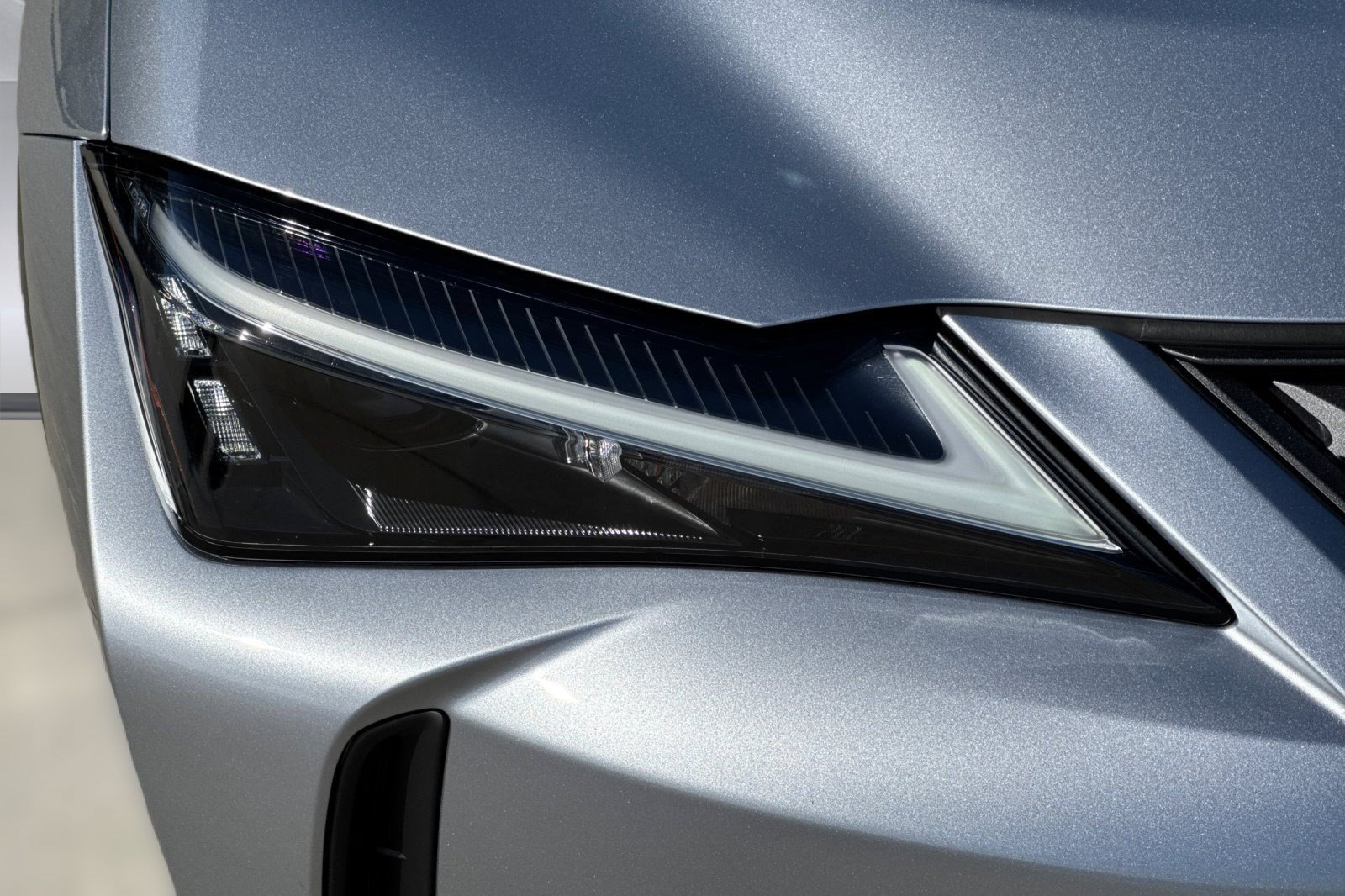 Certified 2025 Lexus UX 300h FWD w/ Accessory Package (Z2) image 12