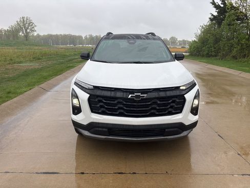 New 2026 Chevrolet Equinox LT w/ Convenience Package II AWD/4WD image 12