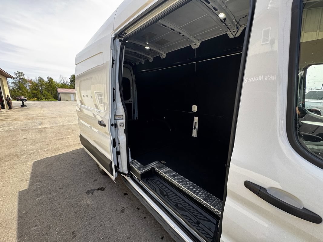 Used 2023 Ford Transit 250 148 High Roof Extended AWD w/ Load Area Protection Package image 30