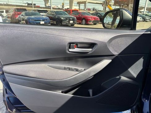 Used 2021 Toyota Corolla LE image 15